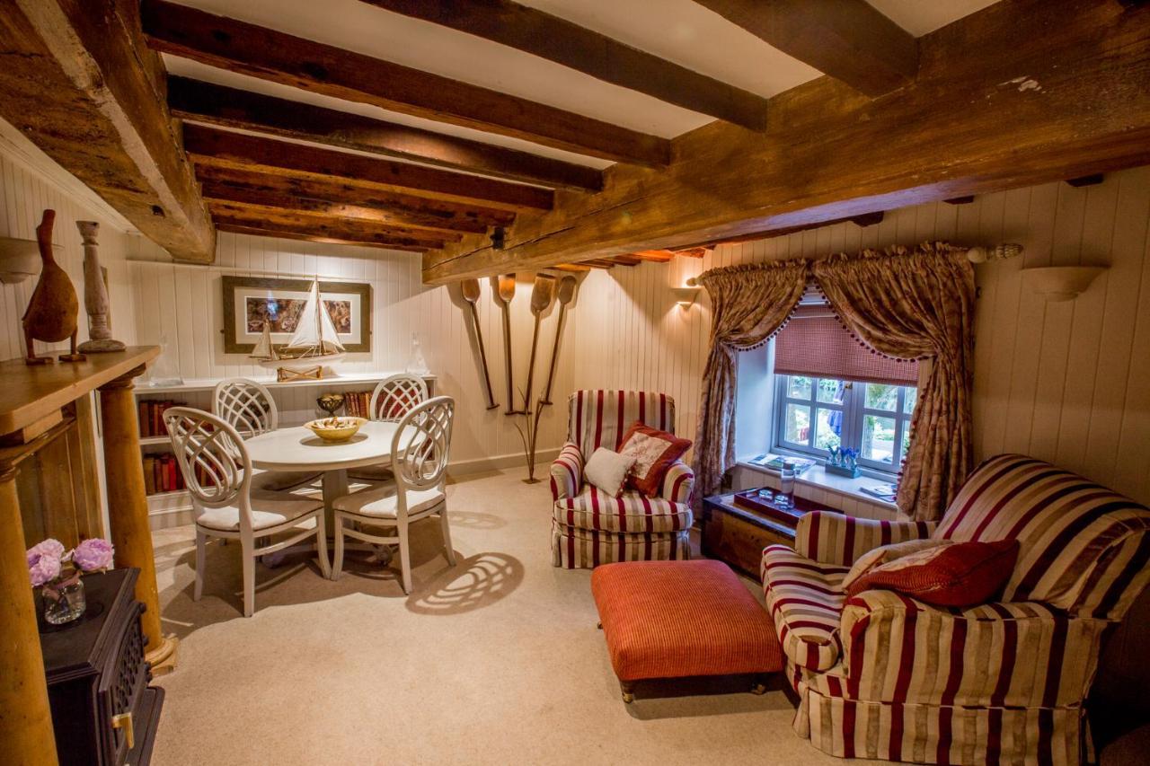 Hotel The Old Mill à Lymington Extérieur photo