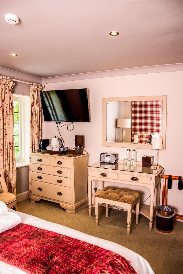 Hotel The Old Mill à Lymington Extérieur photo