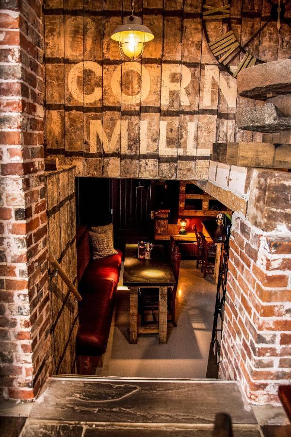 Hotel The Old Mill à Lymington Extérieur photo
